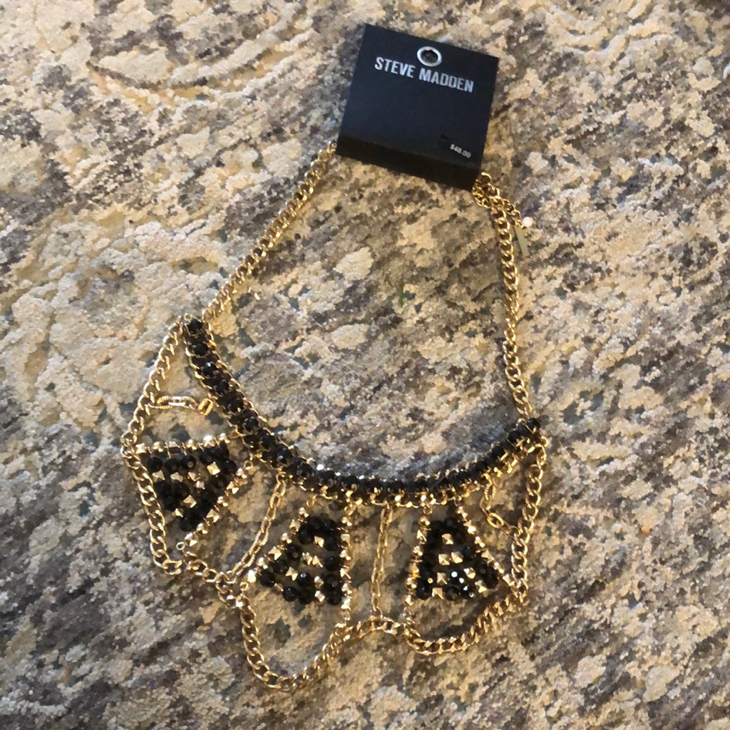 Steve Madden Necklace 19$